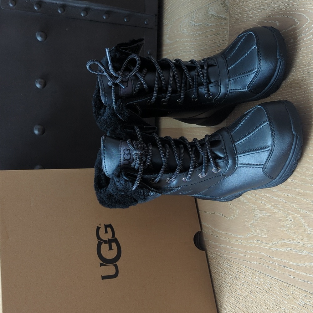 UGG K Butte II CR Winter Boots, Kids Size 13, Black NIB